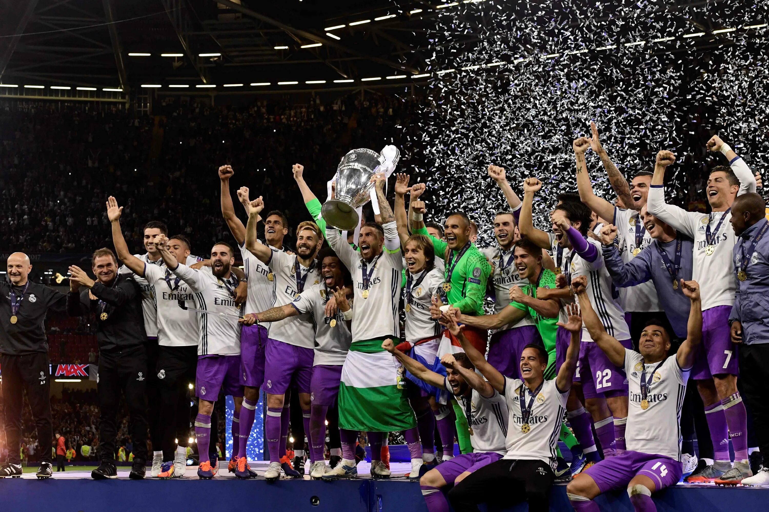 Uefa champions league кубок реал мадрид 2017. Криштиану роналду с кубком лиги чемпионов. Реал мадрид финал лиги чемпионов 2017. Реал мадрид лч 2016. Роналду реал мадрид.