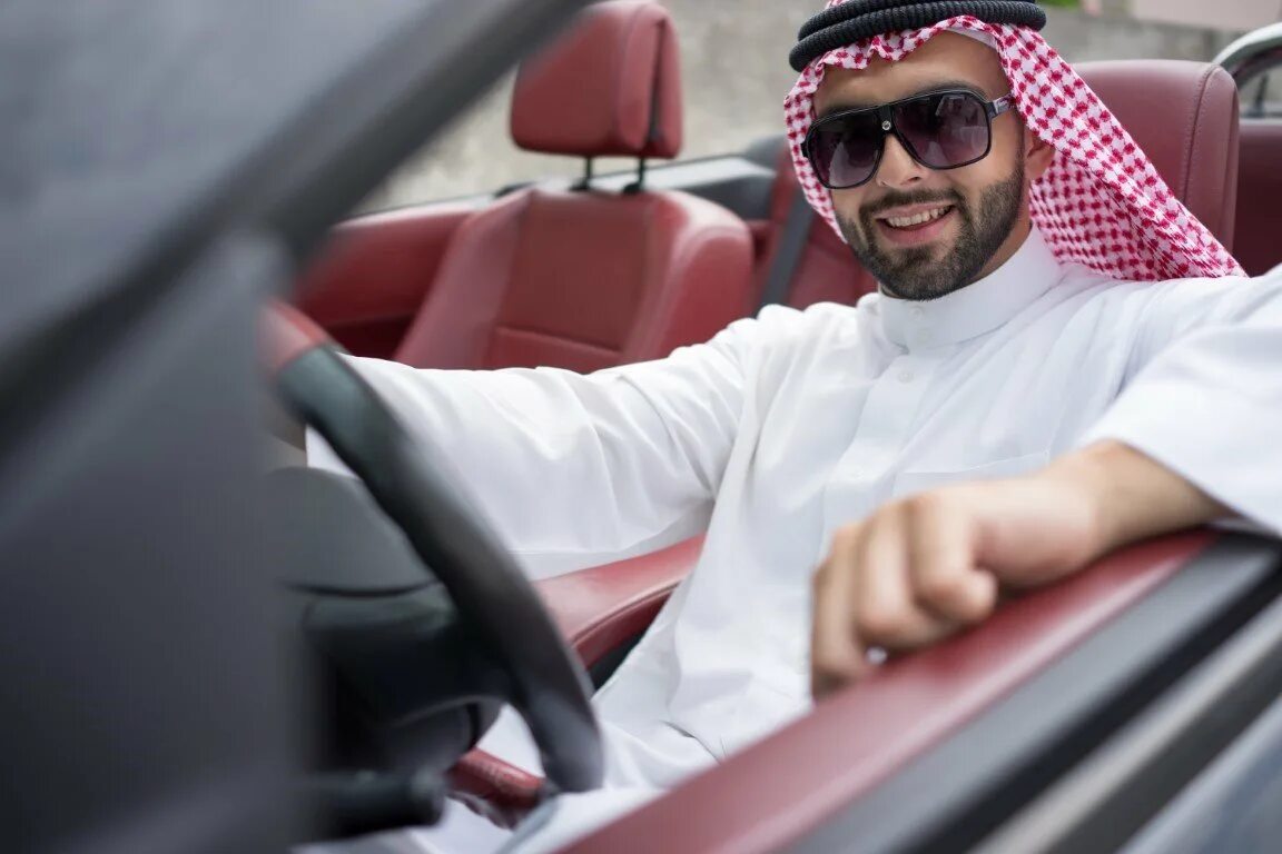 Как живут арабские. Шейх Саудовской Аравии. Сауди Шейх Дубай. Богатый араб. Богатый арабский Шейх.