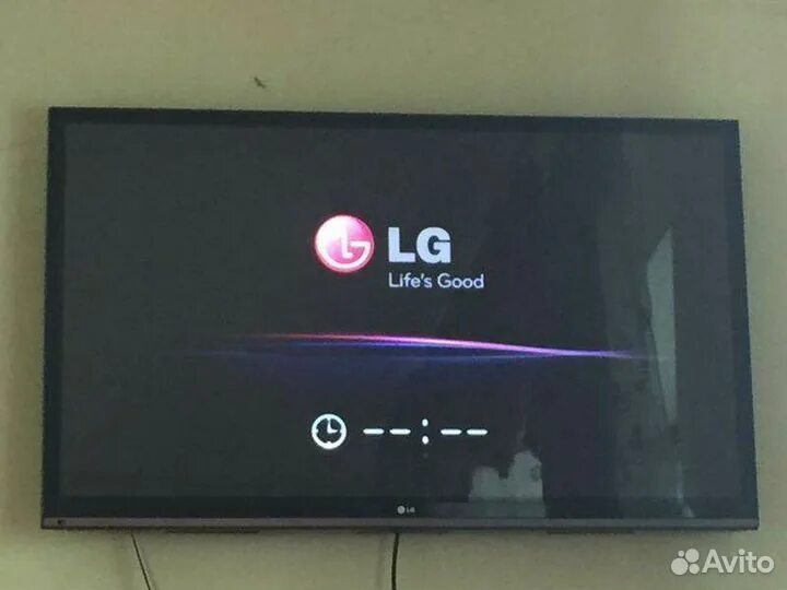 Телевизор xiaomi сам включается. Телевизор LG 32 дюйма Life's good. LG 621 телевизор. Телевизор LG включается. Кнопка включения телевизора LG.