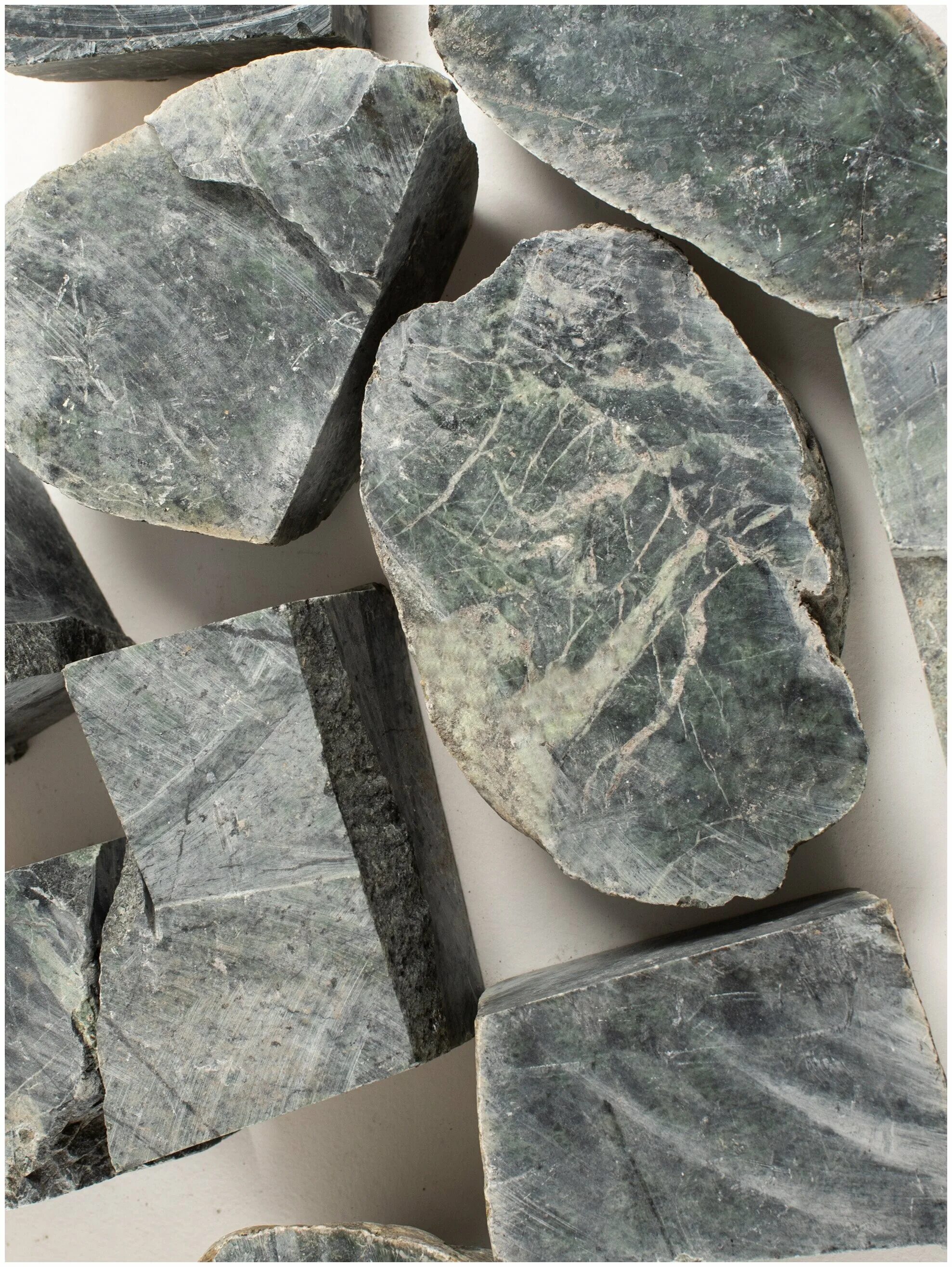 нефрит колото-пиленый (10 кг). сибирский нефрит для бани. нефрит колотый. нефрит галтованный для бани. нефрит (колото-пиленный) 10кг.