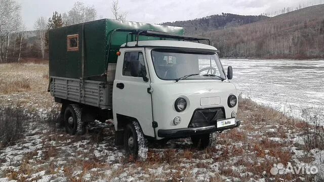 Дром забайкальского края уаз 3303 бортовой. УАЗ 3303 бортовой будка. Будка на УАЗ 3303. УАЗ 3303 серая будка. УАЗ 3303-01 С будкой.