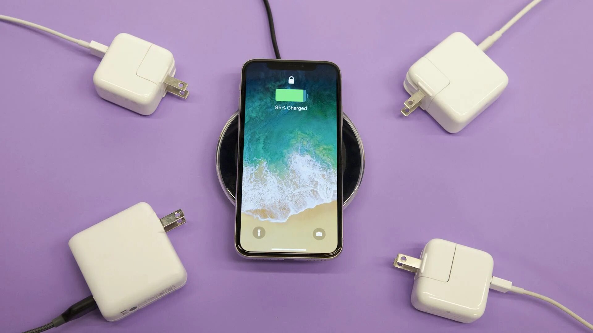 Надо на зарядку телефон. Iphone 13 Charger. Apple Charger mobile. Charger for a mobile Phone беспроводная. Apple Wireless Charger Adapter.