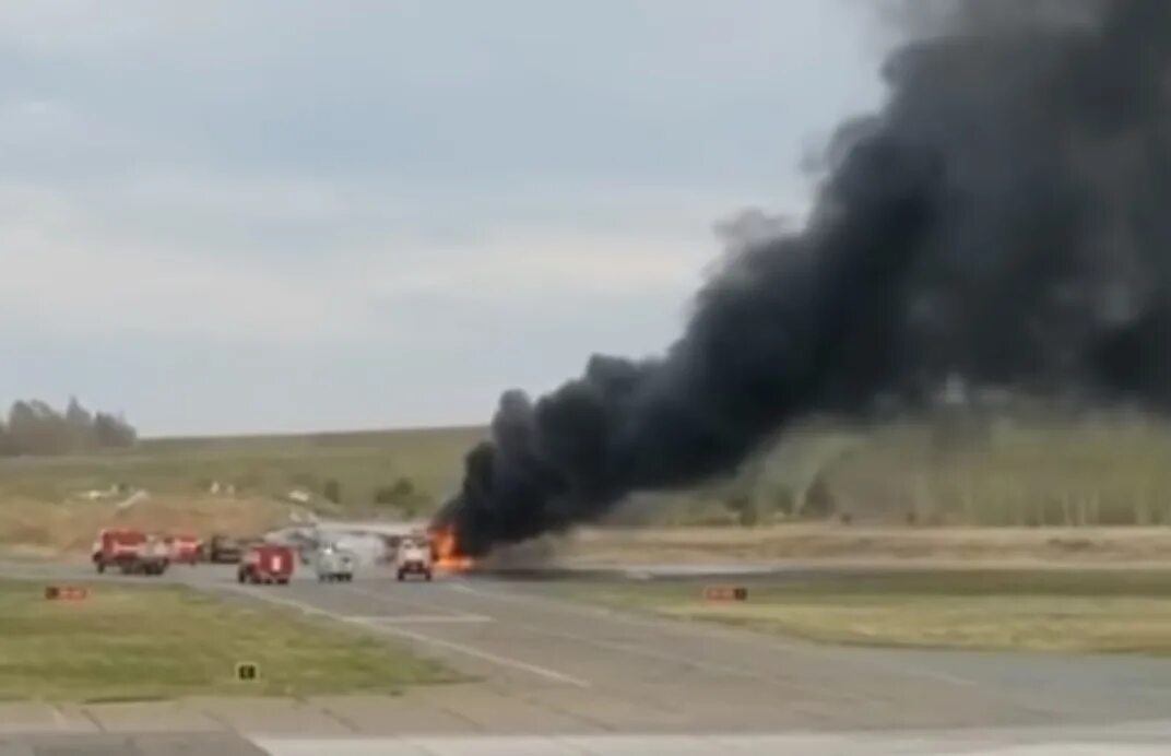Ми 35 кореновск. Пожар самолёт в домодедово. Происшествия на аэродромах. Вертолет взлет ми 8. Крушение суперджет 100 в шереметьево.