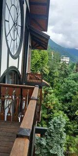 Ресторан в абхазии с часами