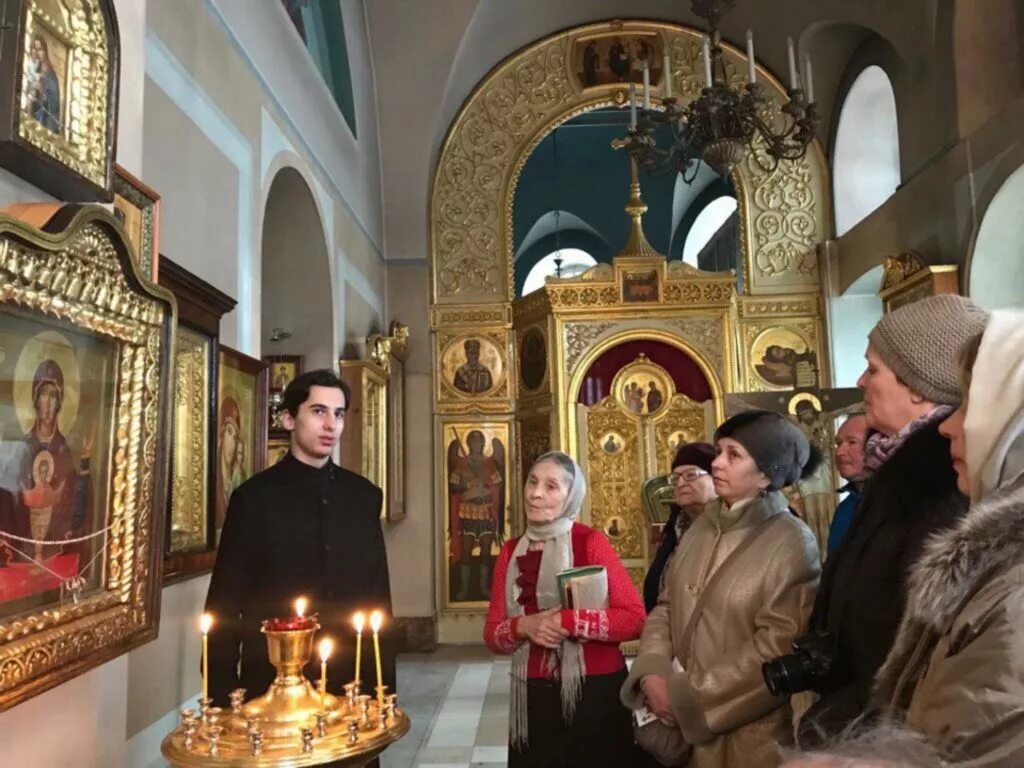 иконы во влахернской церкви в кузьминках. влахернская церковь кузьминки расписание богослужений. храм влахернской иконы в кузьминках расписание. храм влахернской иконы в кузьминках расписание. церковь влахернской иконы божией матери в кузьминках.