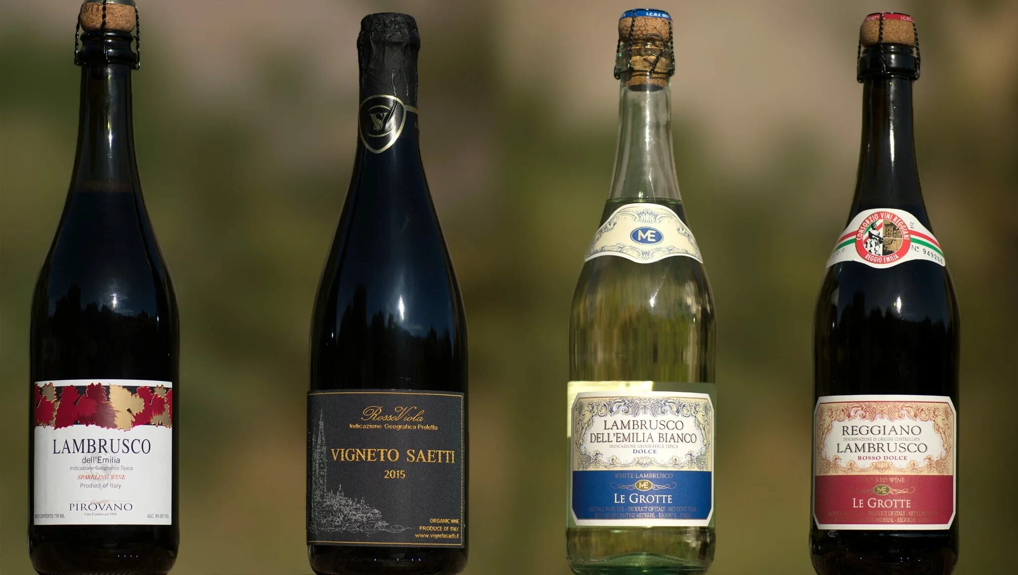 Шампанское в бокале. Шампанское абрау дюрсо сроки хранения. Куда пропало шампанское. Абрау-дюрсо шампанское. Куда пропало шампанское.