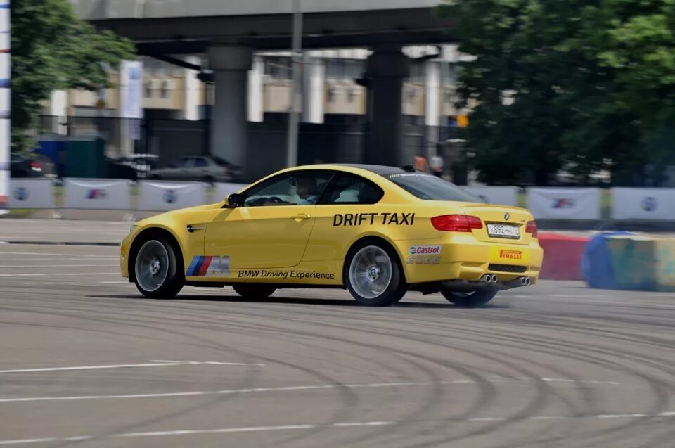 Drift taxi sls. Дрифт такси MRW. Дрифт такси Москва. Дрифт такси новое.