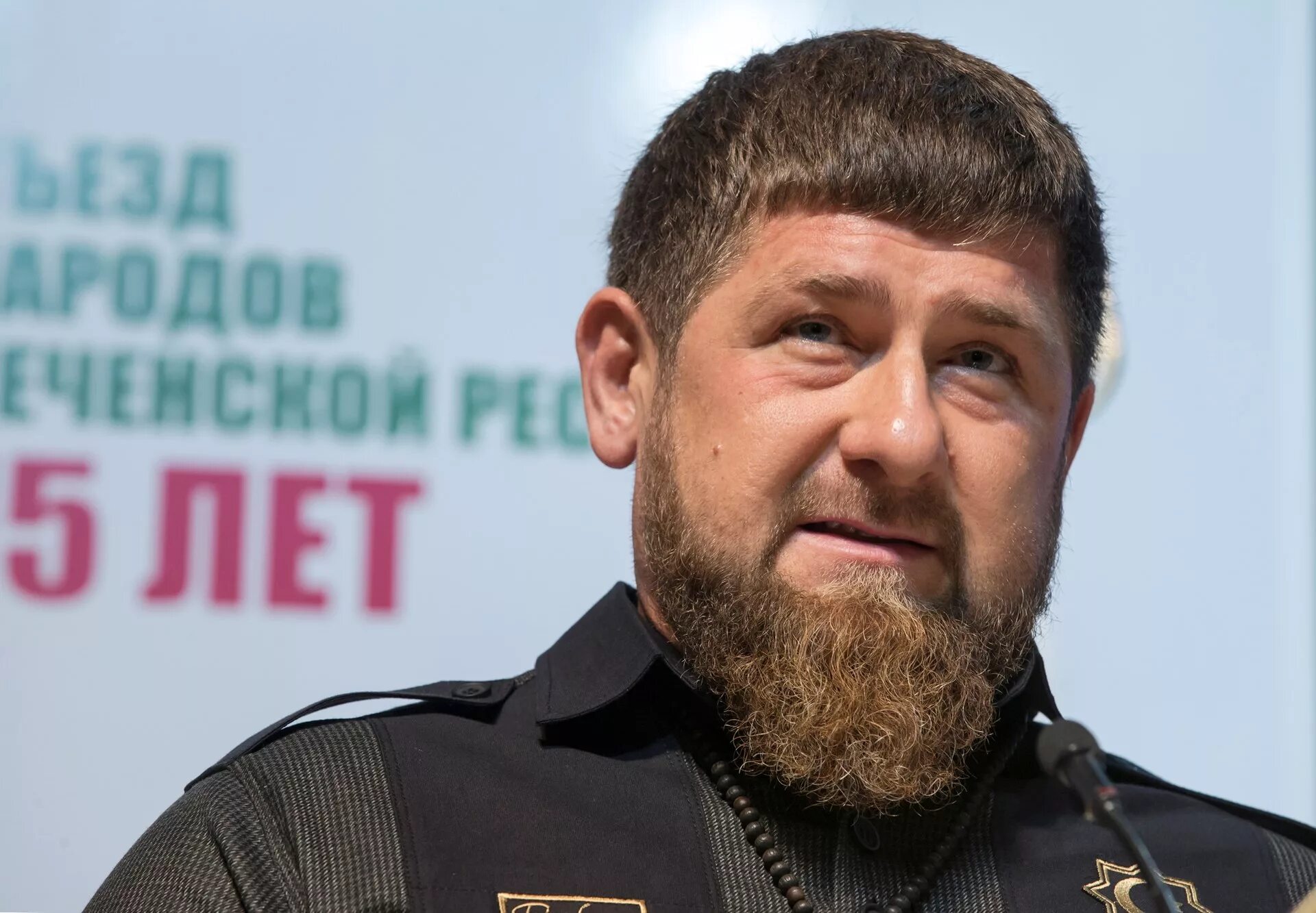 Кадыров рамзан ахматович. Чеченцы кадыров. Рамзан кадыров. Зелимхан kadirov. Рамзан ахматович.