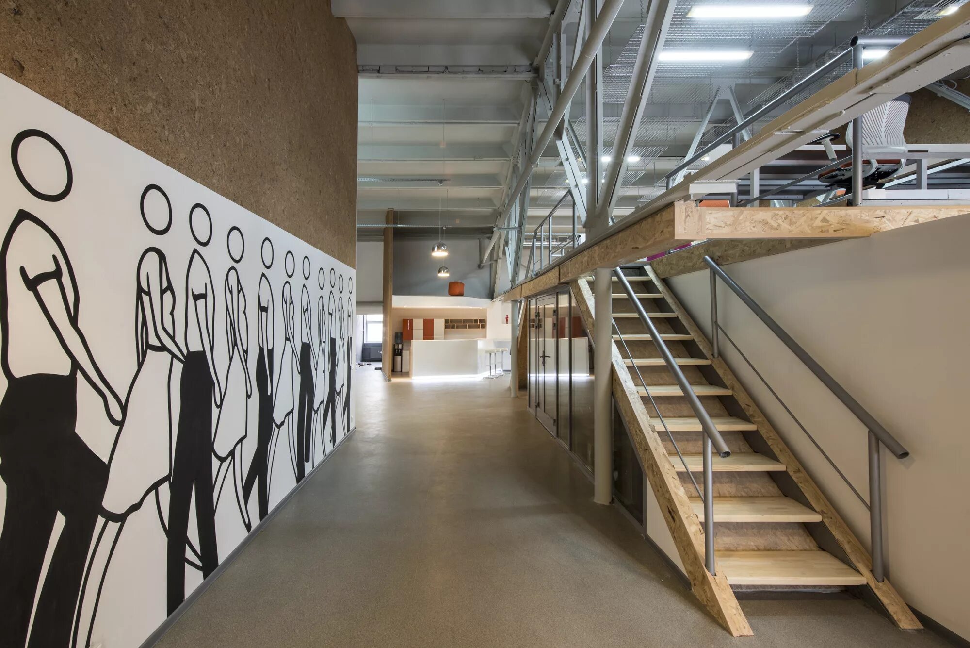 арт пространство заренков гэллери. выставочное пространство. лео бернетт офис москва. общественные пространства в скандинавском стиле. интерьер музея современного искусства.