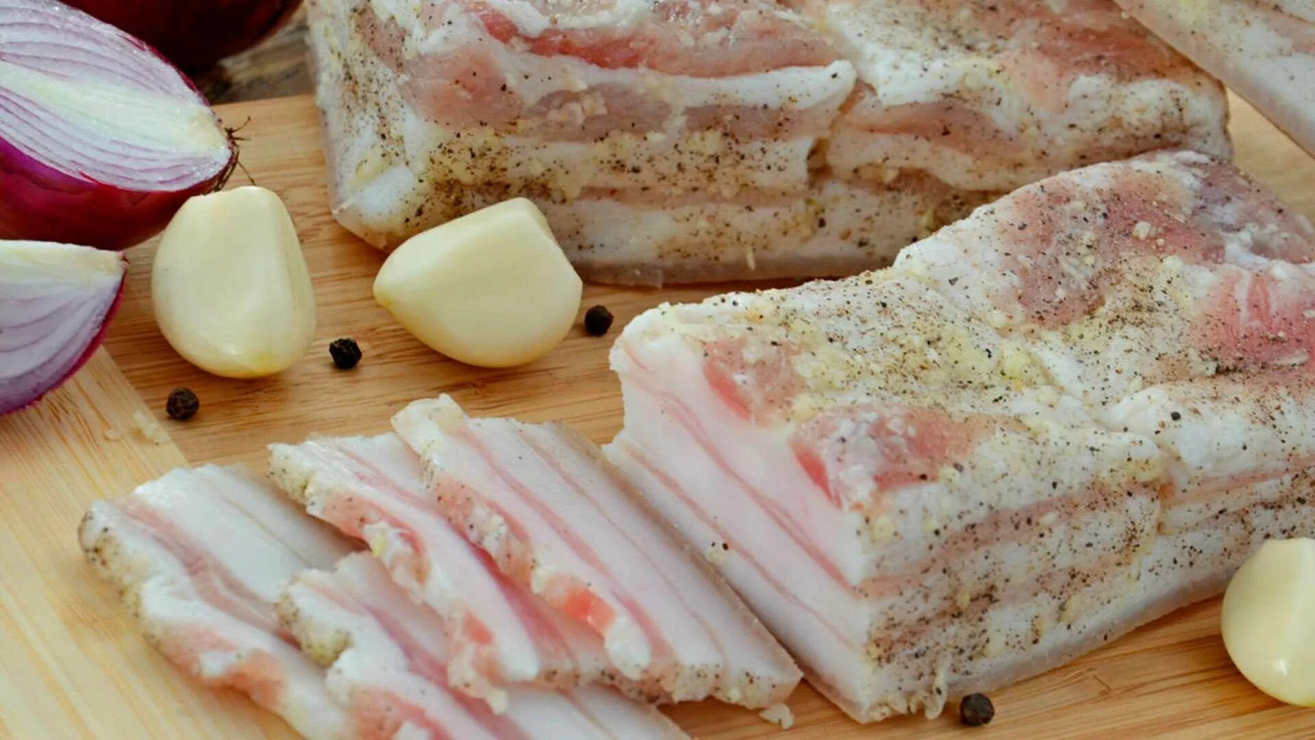 Как сделать соленое сало. Как сделать соленое сало. Сало соленое шпик. Сало соленое. Как сделать соленое сало.