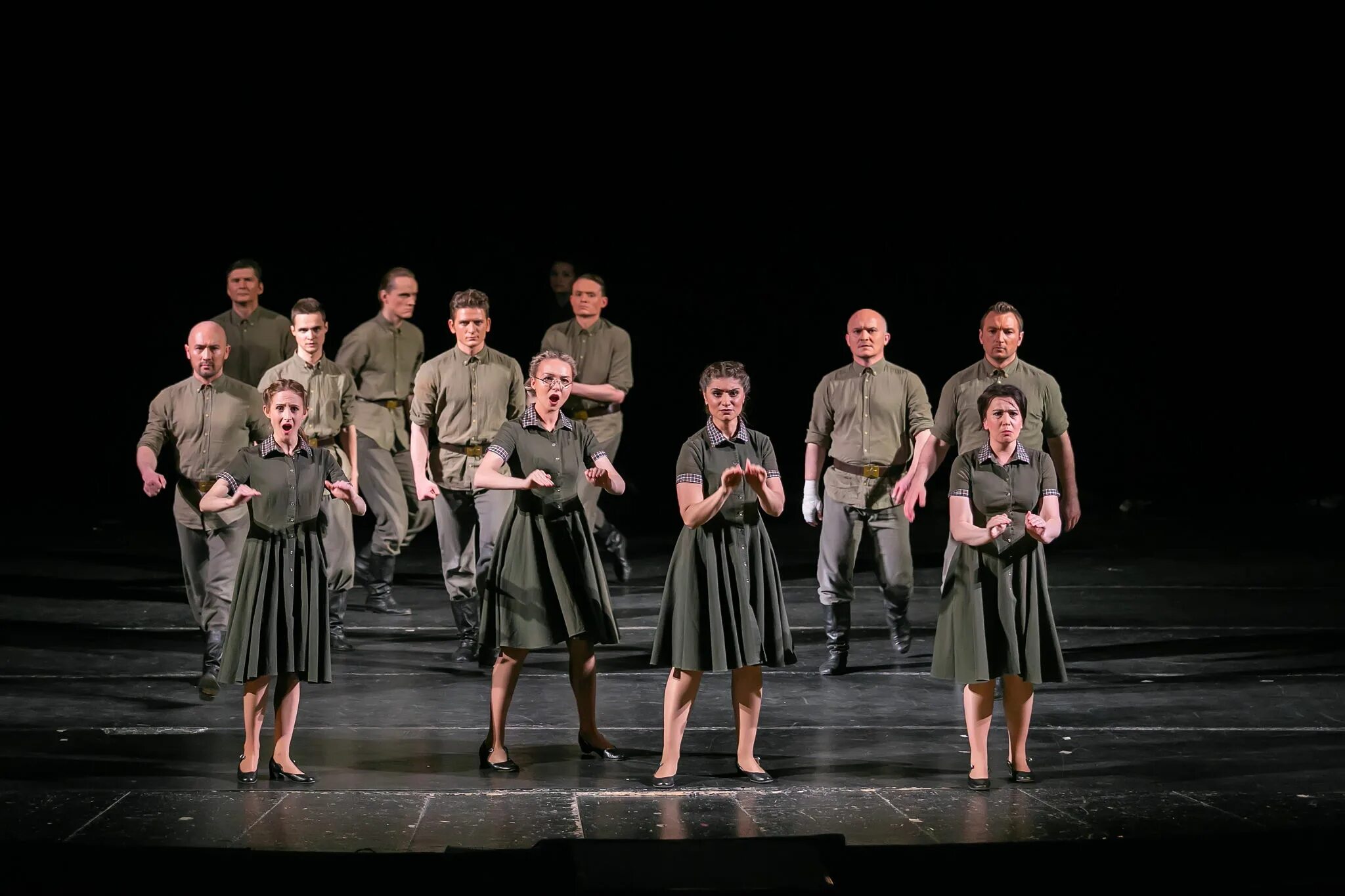 Билный недослов. Спектакли в театрах саратова. Недослов театр неслышащих актеров. Театр для глухонемых недослов адрес москва. Цыганский рай.