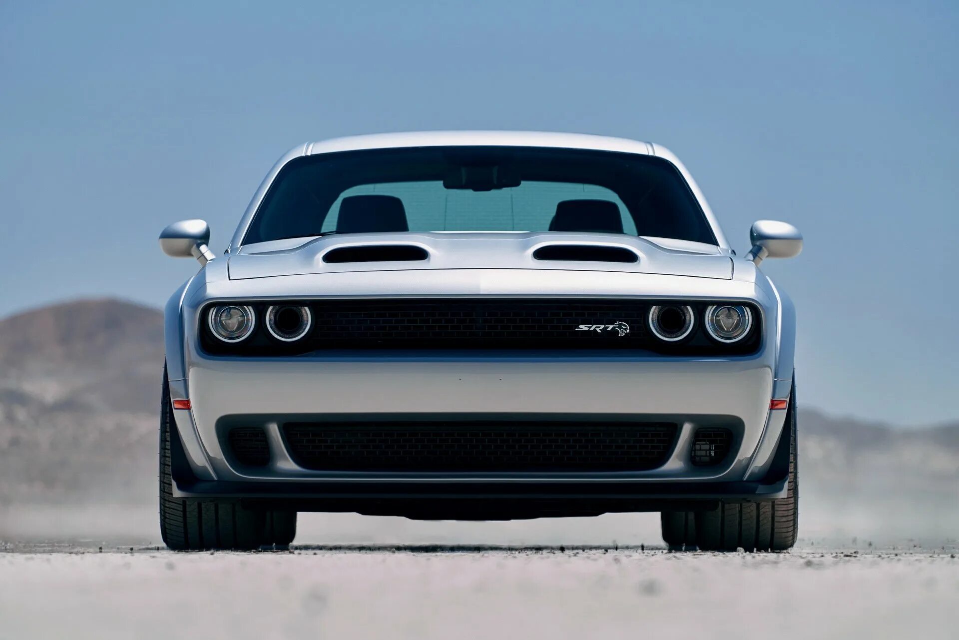 Новый челленджер. Dodge Challenger srt Hellcat. Додж Челленджер хел кет. Dodge Challenger СРТ. Додж Челленджер Hellcat.