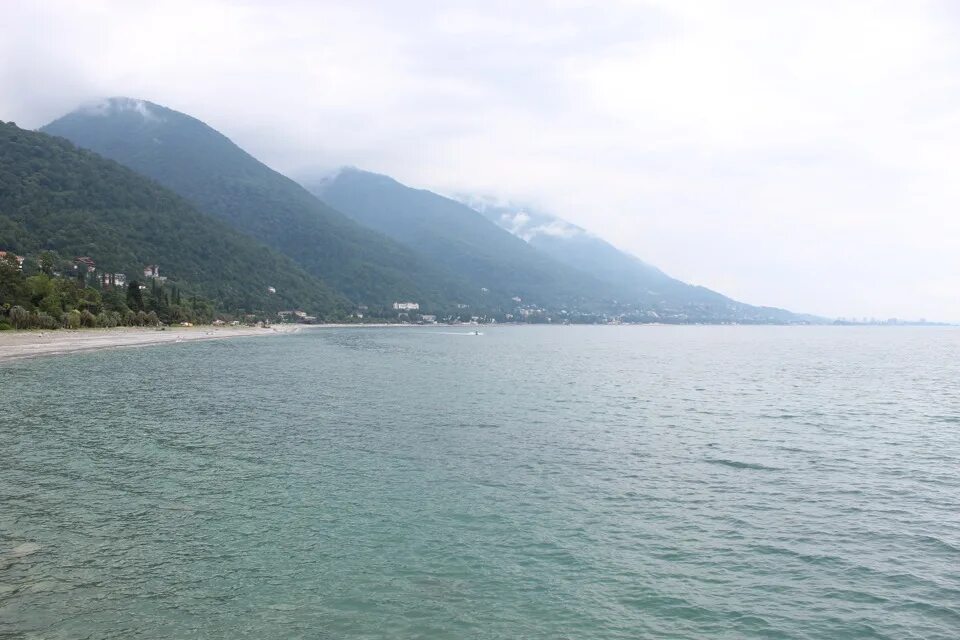 Теплое море в абхазии в июне. Абхазия море. прыжки море абхазии. море в абхазии в июне. абхазия панорама.