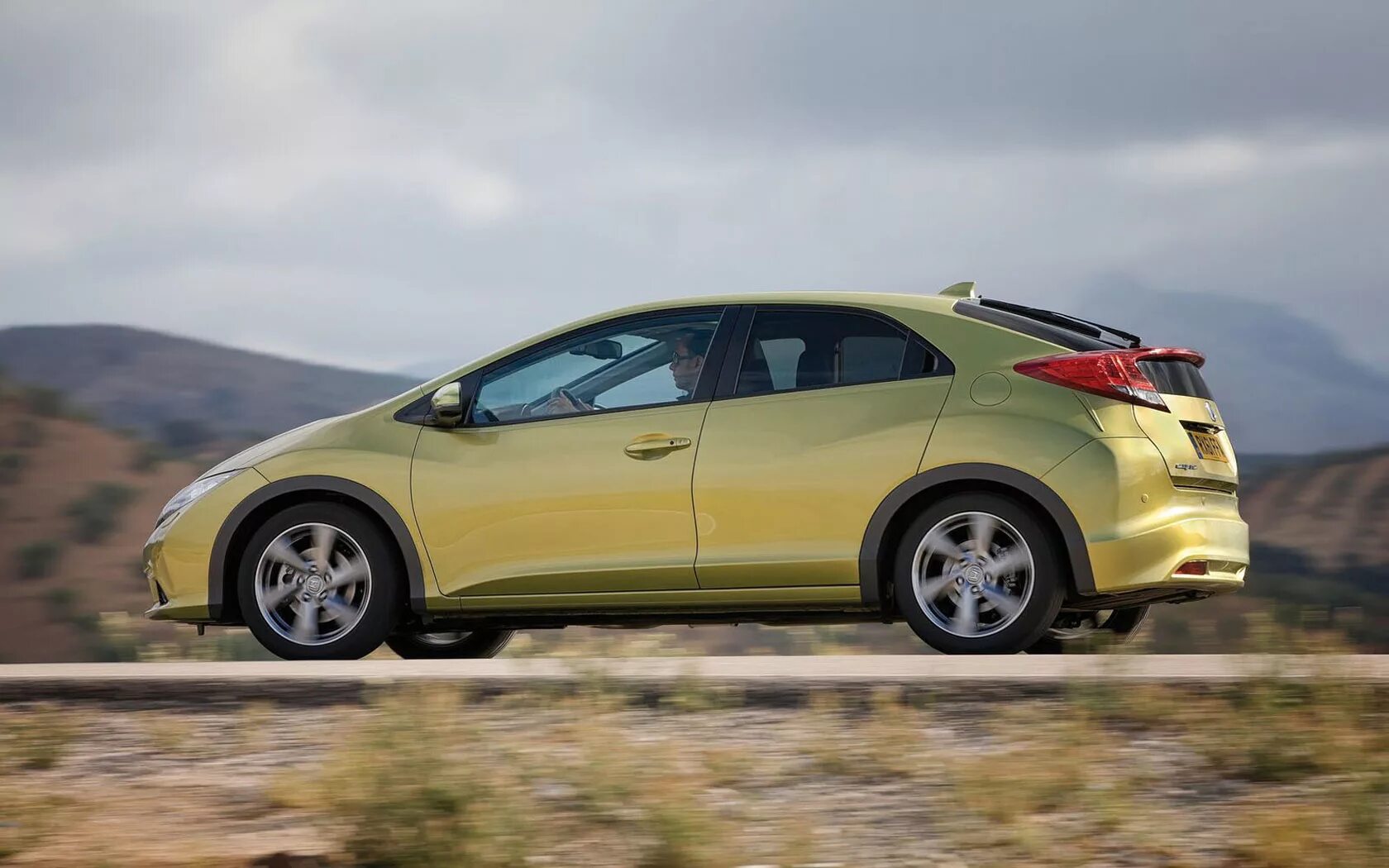 Хонда 34. Honda civic hatchback 2012. honda civic 2012 хэтчбек. honda civic 5. хонда цивик 5 поколения хэтчбек.