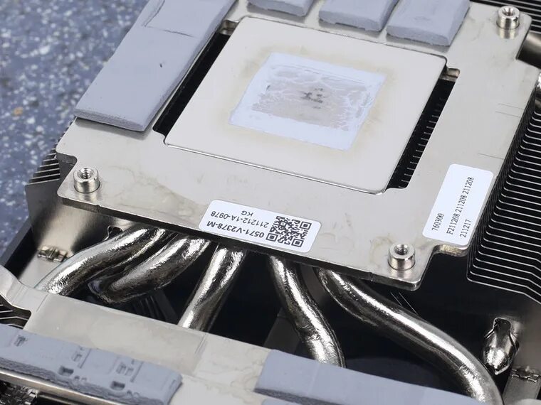 3050 стоит. Asus strix 3050. asus 3050 dual система охлаждения. asus phoenix rtx 3050. rtx 3050 разъемы для монитора.