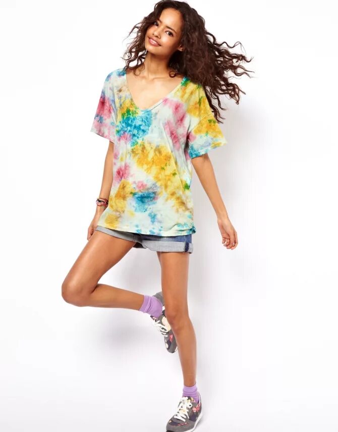 Tie dye техника окрашивания. Футболки в стиле тай. Тай дам. Пятна на одежде. Окрашенная одежда.
