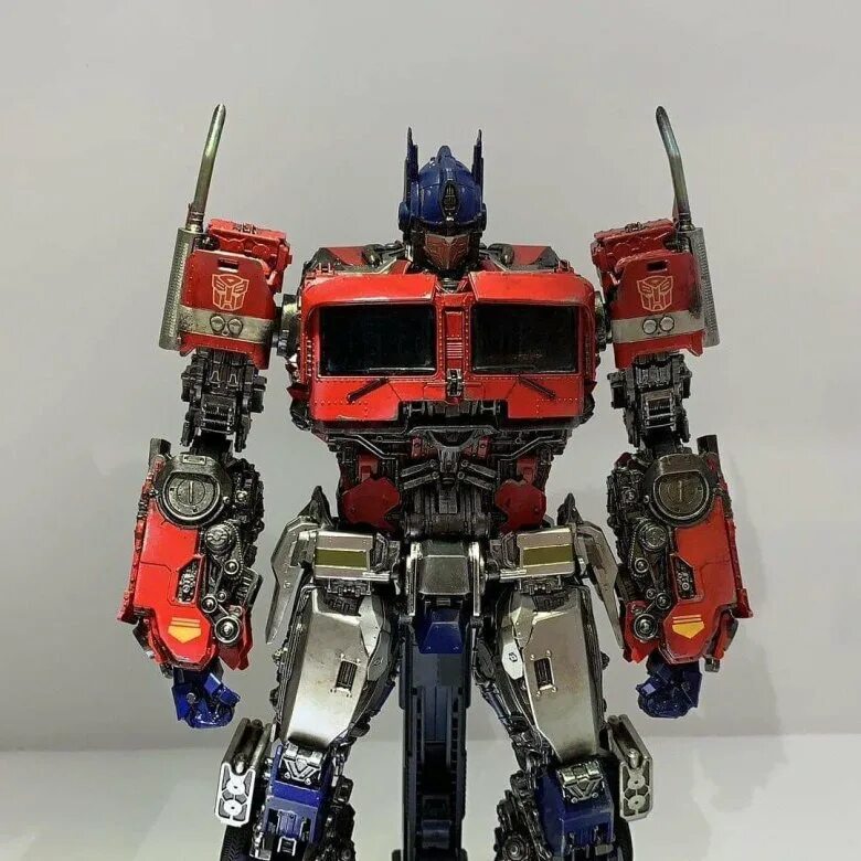Трансформер оптимус прайм бамблби. Transformers 2018 Optimus Prime. Transformers Prime Optimus Prime Figure. Transformers Optimus Prime and Bumblebee. Transformers Bumblebee Optimus Prime Toy.