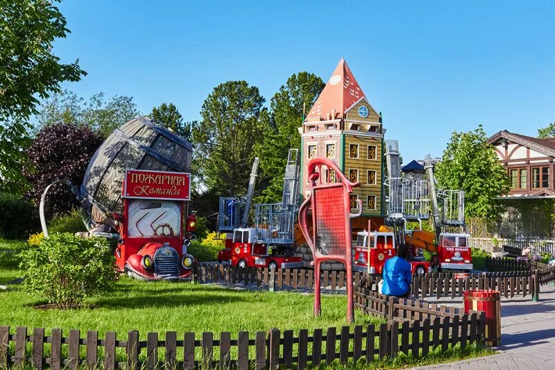 Питер крестовский остров аттракционы. Спб детский остров. Диво остров детская площадка. Диво-остров санкт-петербург детские аттракционы. Парк развлечений санкт-петербург диво остров.