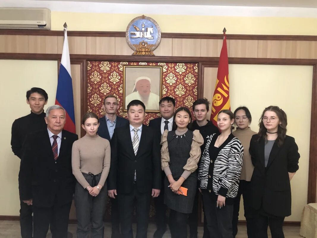 Генконсул мнр иркутск. Монголия консулы. Посольство монголии в москве. Посольство монголии в ташкенте. Школа при посольстве монголии.