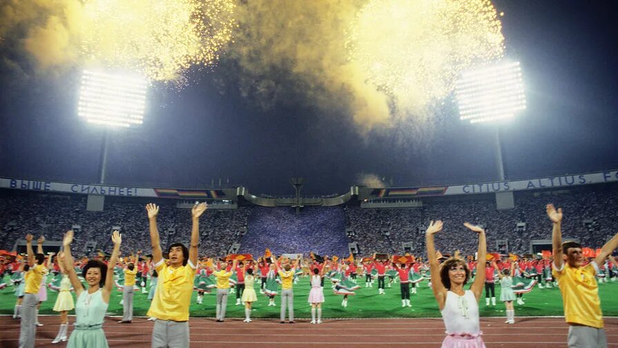 Церемония закрытия летних Олимпийских игр 1980. Стадион Олимпийских игр 80. Церемония закрытия олимпиады 80.