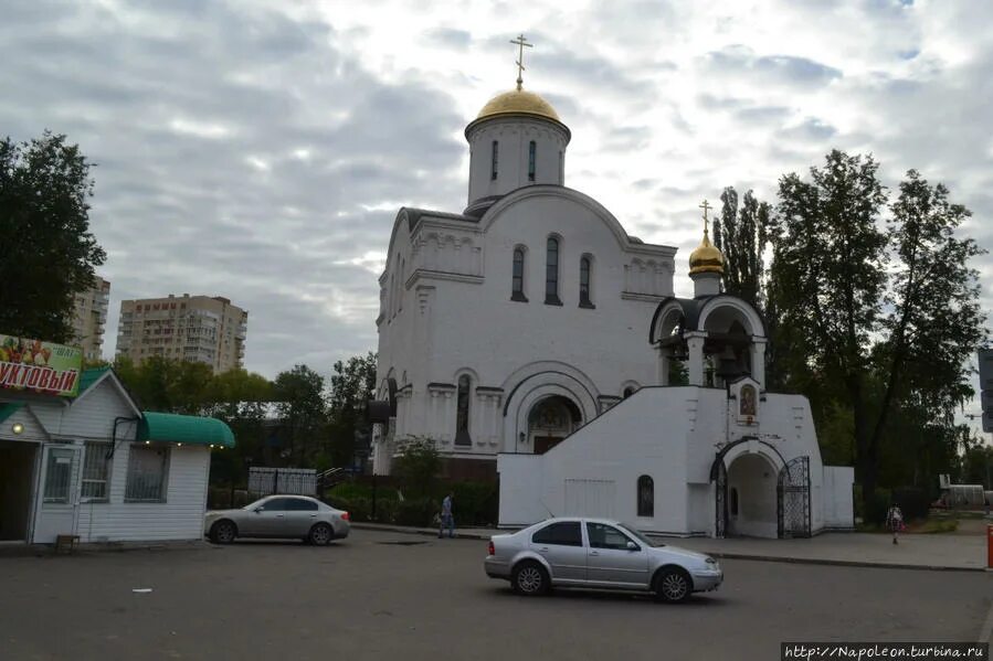 Храм в люберцах на октябрьском проспекте. Церковь в люберцах на октябрьском проспекте. гжель церковь георгия победоносца. старообрядческая церковь морозовск. храм старообрядцев гжель.