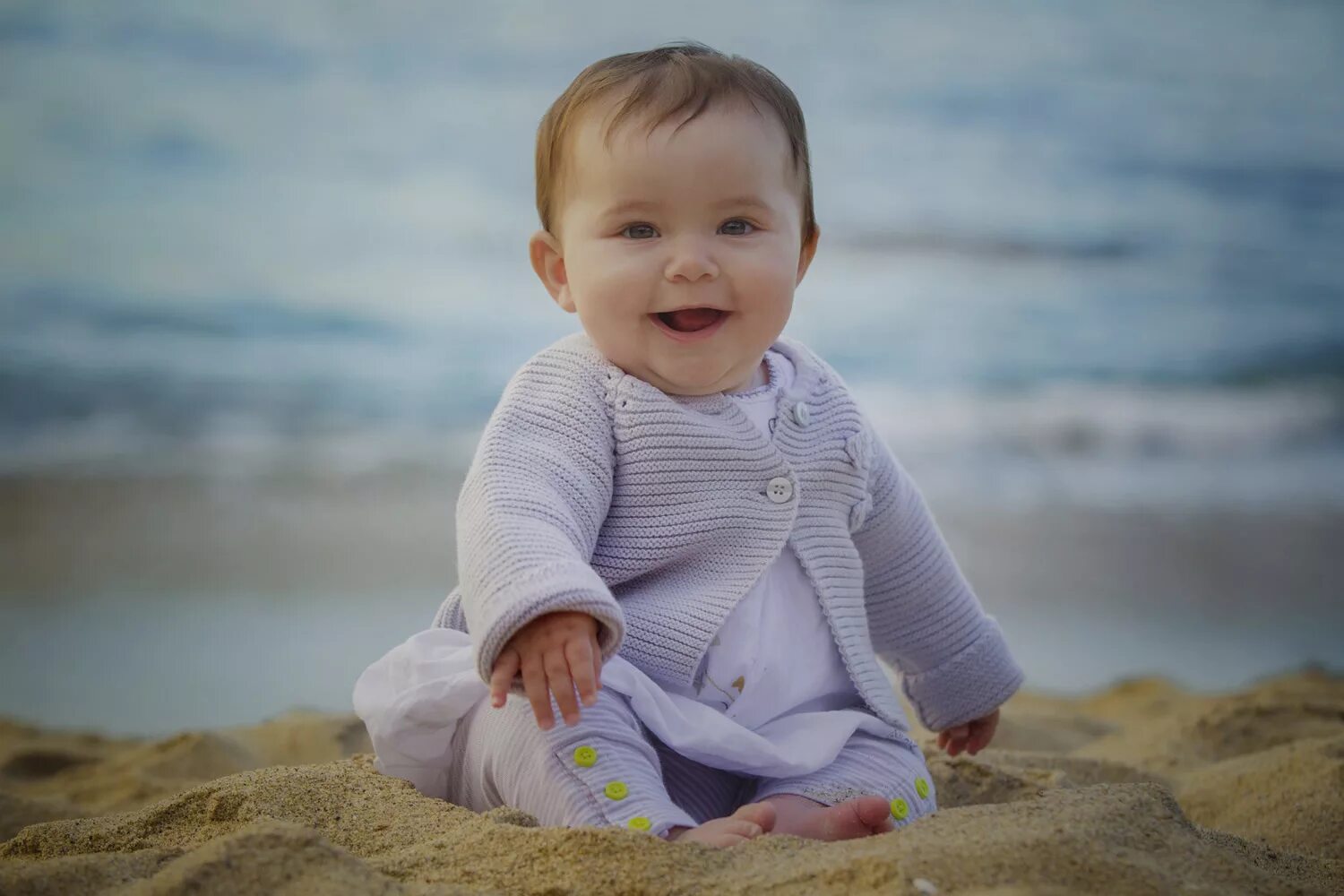 Фотосессия 9 месяцев ребенку идеи. Идеи фотосессии в 9 месяцев. Дитя 9. Девятимесячный ребенок. Малыши.