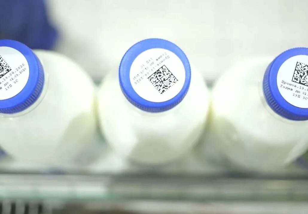 С 1 декабря маркировка молочной. Маркировка молочной продукции. маркировка молочной продукции датаматрикс. datamatrix на молочной продукции. знак маркировки молочной продукции.