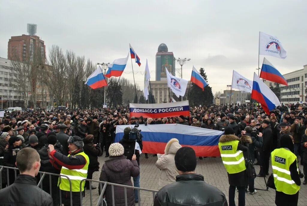23 апреля 2014. Митинги на Донбассе 2014. Украина апрель 2014г Донбасс. Донбасс март 2014.