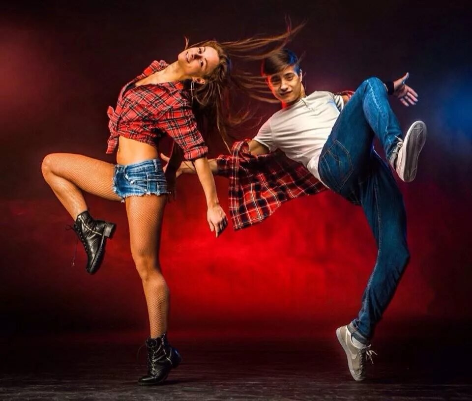 Хобби танцы. Танцующие люди. Силуэты танцующих людей. Алиса доценко и антон. Уличные танцы.