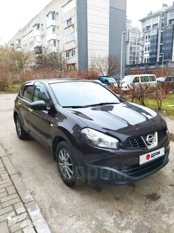 Машина автомат калининград. Nissan tiida latio седан дефлектор окон. Hyundai gs. Инструктор по вождению на коробке автомат донецк. Машина для обучения вождению с дополнительными педалями.