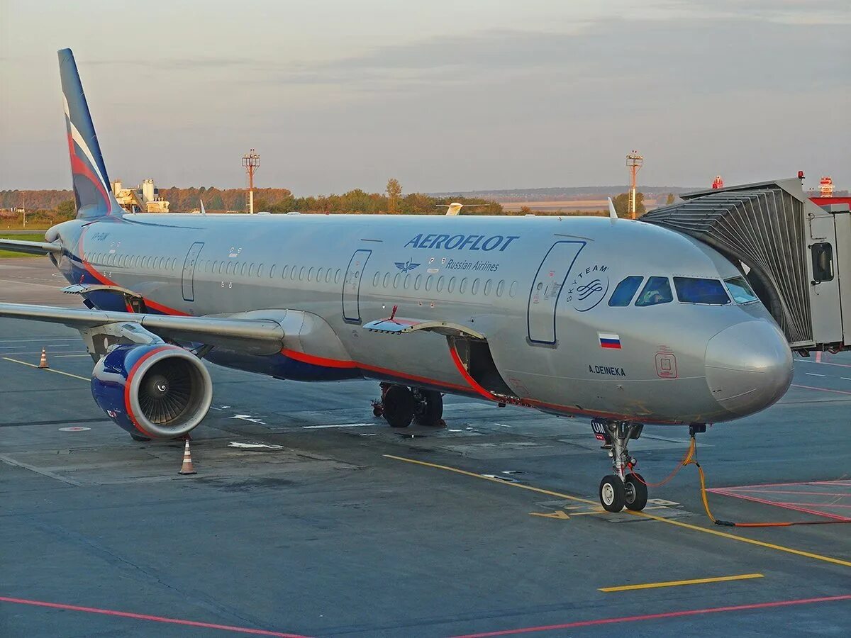 Аэробус аэрофлот фото. Самолёт Airbus a320 Аэрофлот. Аэробус а320 Аэрофлот. А320 самолет Аэрофлот. A321neo Аэрофлот.