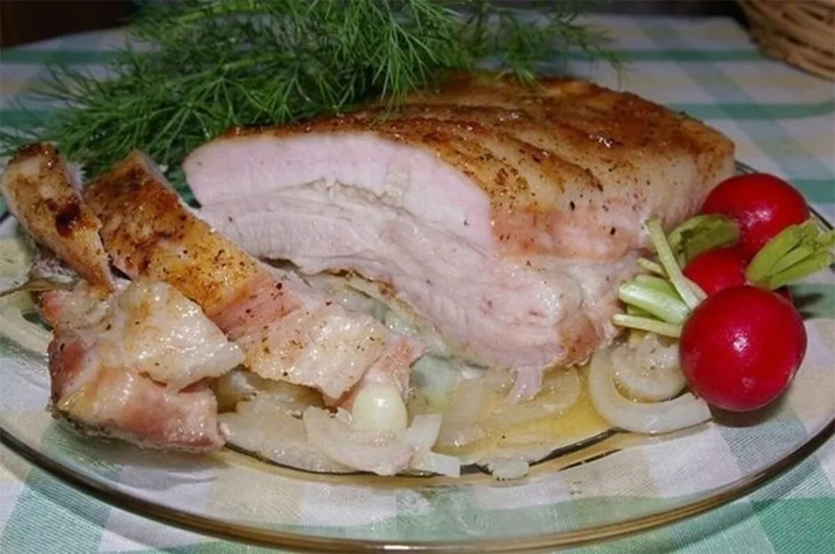 Как вкусно приготовить домашнюю грудинку