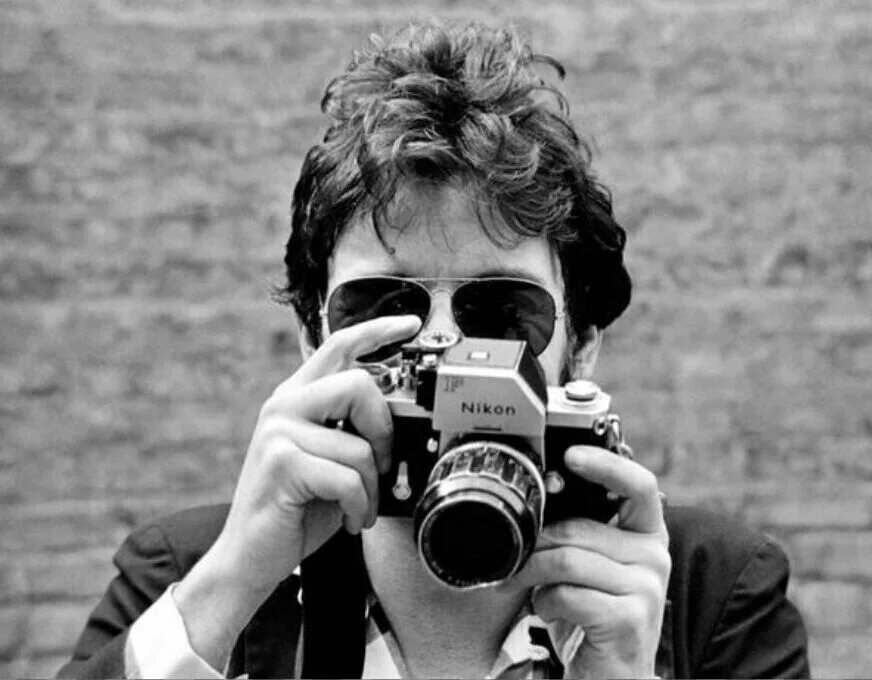 Фотосессия с ретро фотоаппаратом. Famous photographers. Dan winters. Famous photographers. Анри брессон фотограф.