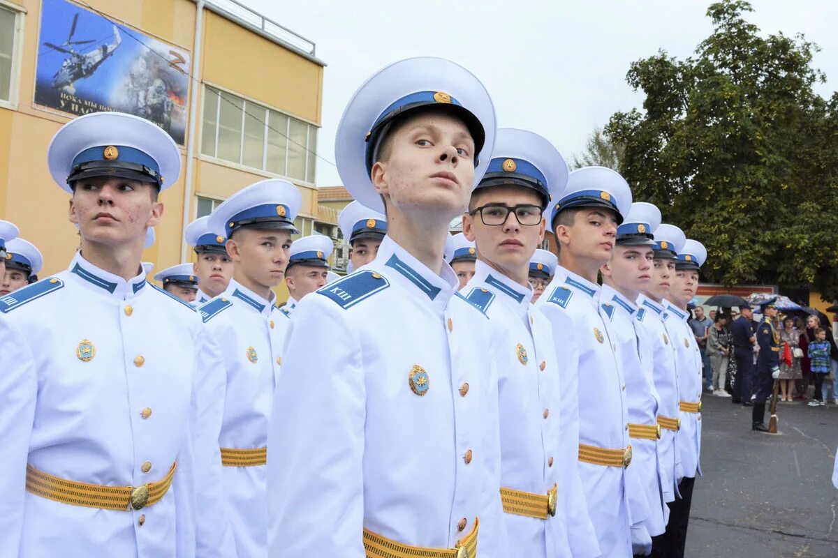 Кадетскую инженерную школу. Форма курсантов ВУНЦ ВВС ВВА. Кадет (воспитанник кадетского корпуса). Кадетский корпус (Инженерная школа) при военно-воздушной Академии ВВС. ВУНЦ ВВС Инженерная школа.