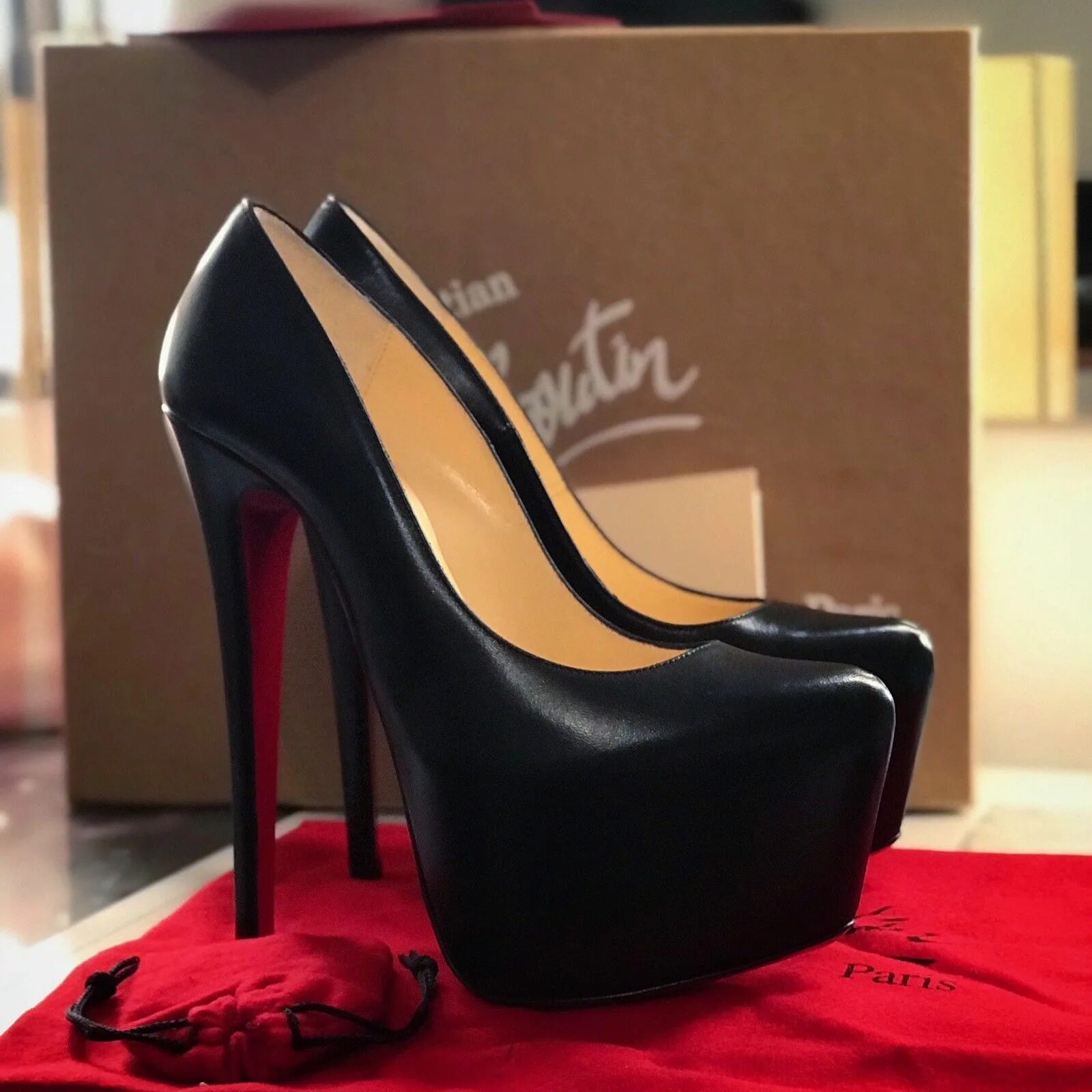 Кристиан лабутен. Louboutin Shoes. Кристиан лабутен 2007. Louboutin Paris туфли. Купить лабутены оригинал