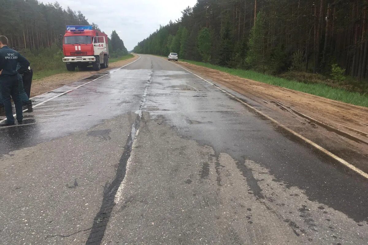 Новости происшествия ньюс. Авария трасса Торжок Осташков. Происшествия в Осташкове. Авария трасса Торжок Кувшиново Тверская область.