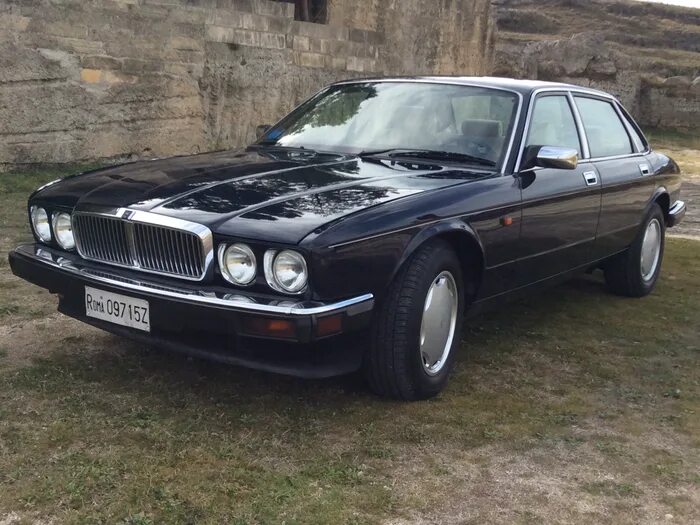 Jaguar xj6 1990. Jaguar XJ 1990. Ягуар XJ 1990. Yaguar XJ 1990.