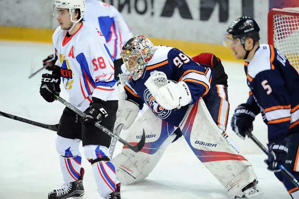 капитуров хоккеист. вхл южный урал. южный урал вхл форма. орск хк юу арена. хоккейные клубы.