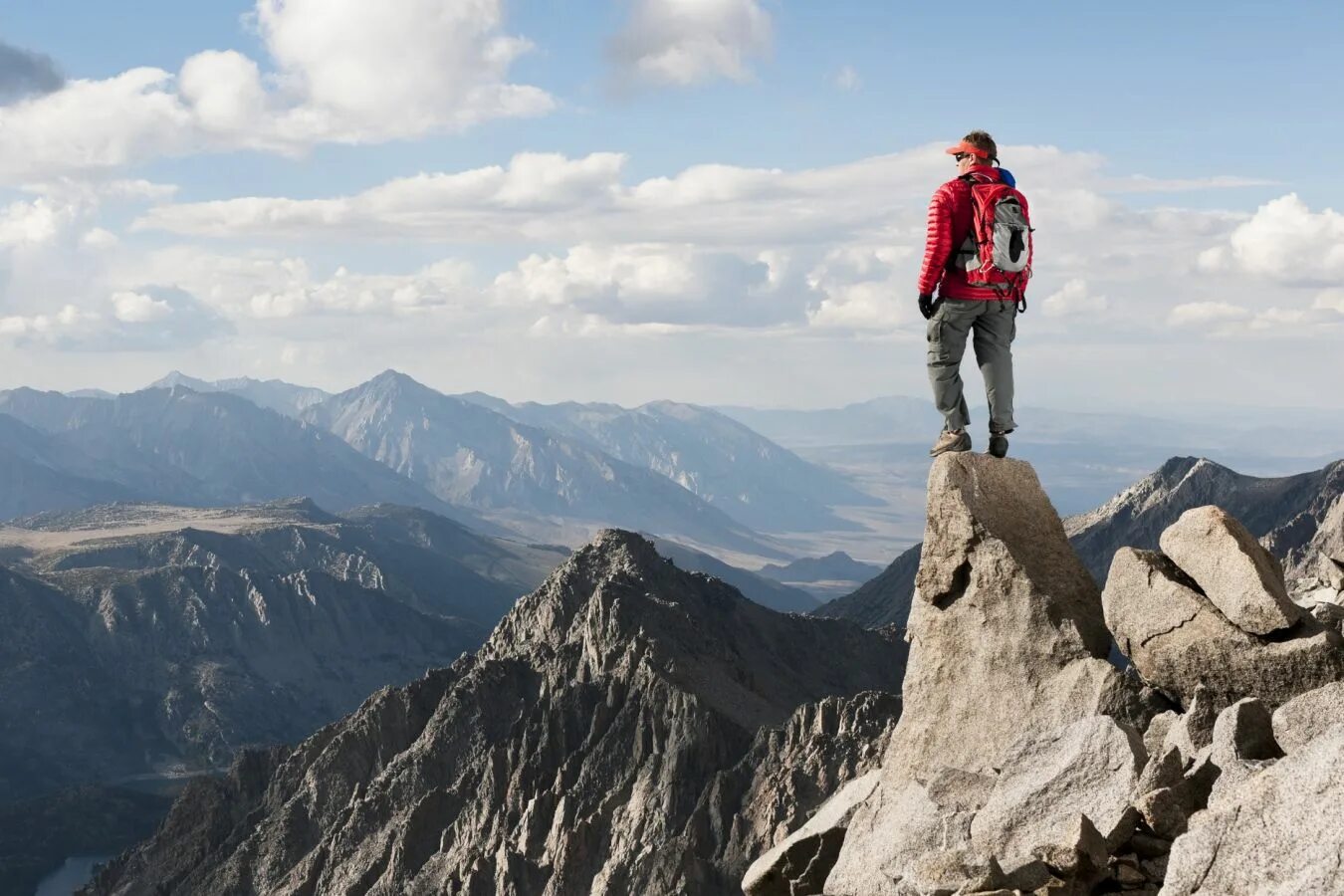 Человек на вершине горы. Джидда тауэр и бурдж халифа. К новым высотам (dvd). Восхождение. Человек на горе.