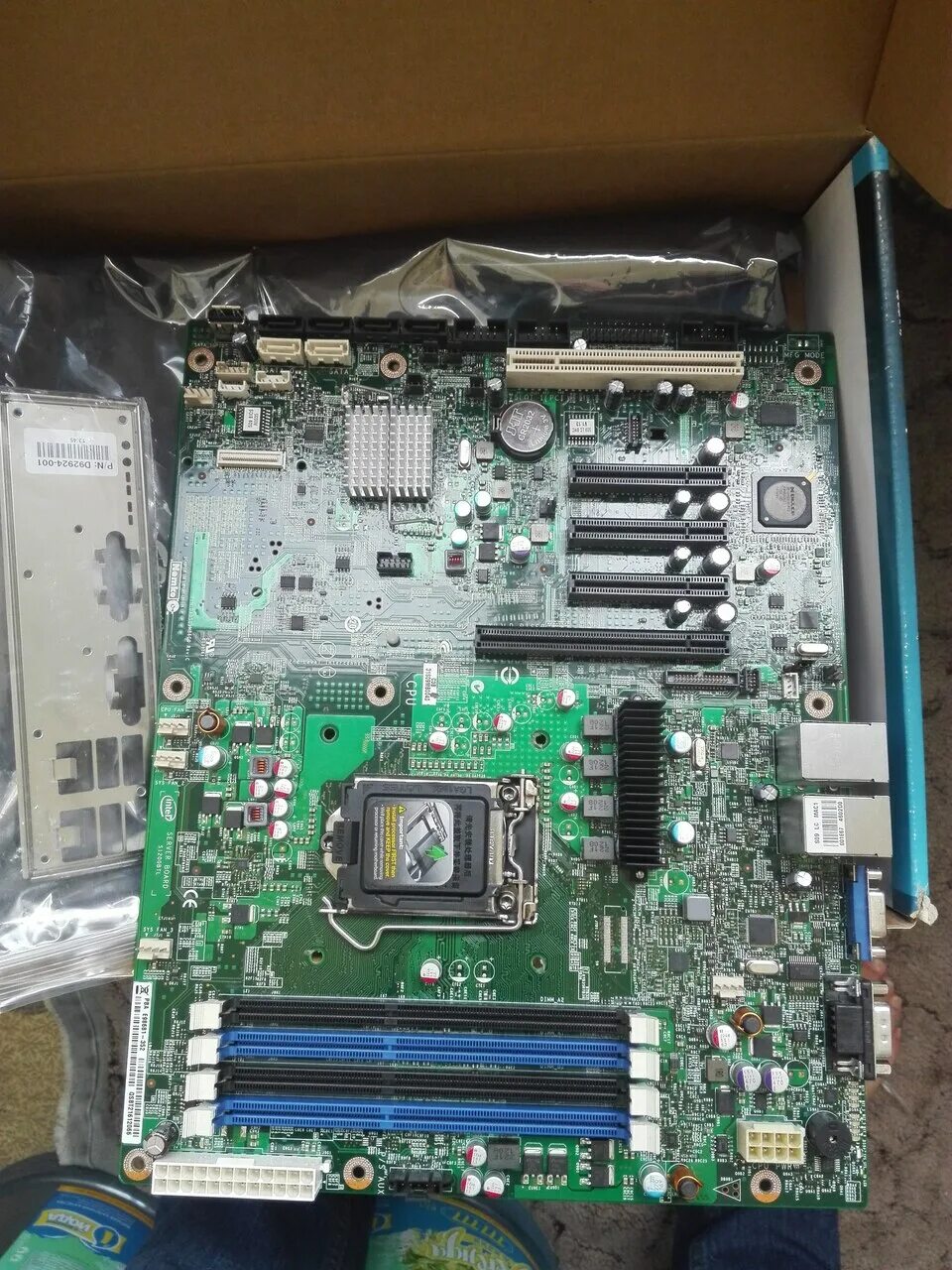 Intel server board. Intel s1200btl передняя панель. Системная плата Intel Beartooth Pass LC s1200btl. Intel Server s1200btl. Intel Server Board s1200btl.