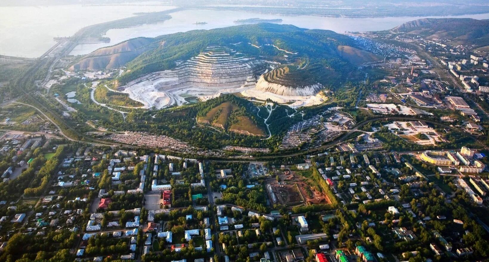 Нгду жигулевск. Жигулевск. Виды города жигулевска. Жигулёвск самарская. Жигулевск набережная зима.