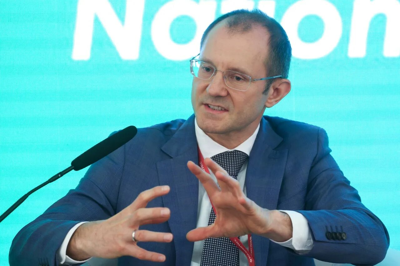 Euroclear нрд. Чистюхин цб. Euroclear офис. Исполнительный директор euroclear валери убрэн. Новый глава евроклир.