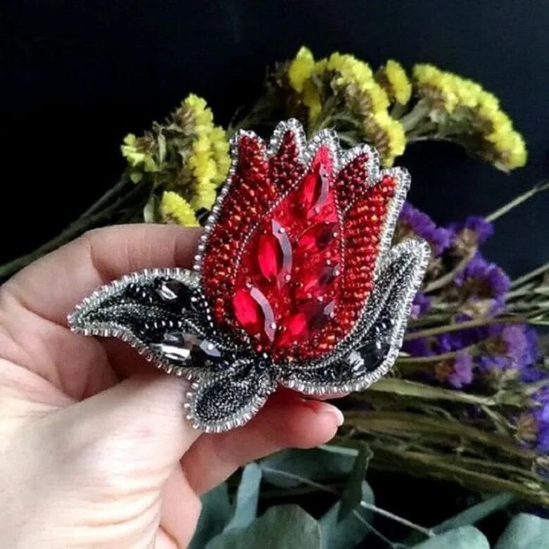 Мк брошь. Брошки из бисера. Светлана массон броши мастер. Брошь ручной работы мастер класс. Красивые броши.