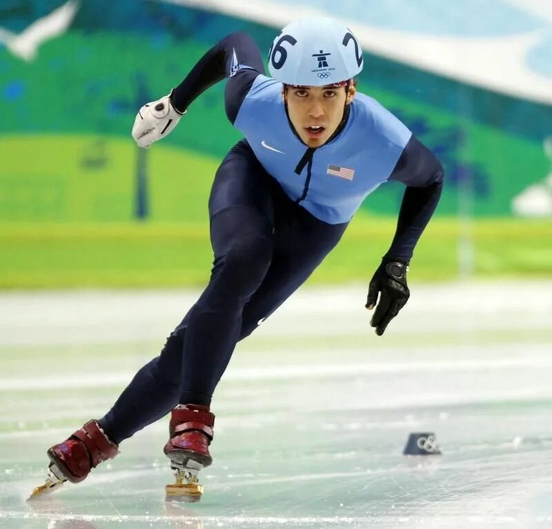 He is skating. Спорт луно. Аполло оно. Ab Sped anton Bolega.