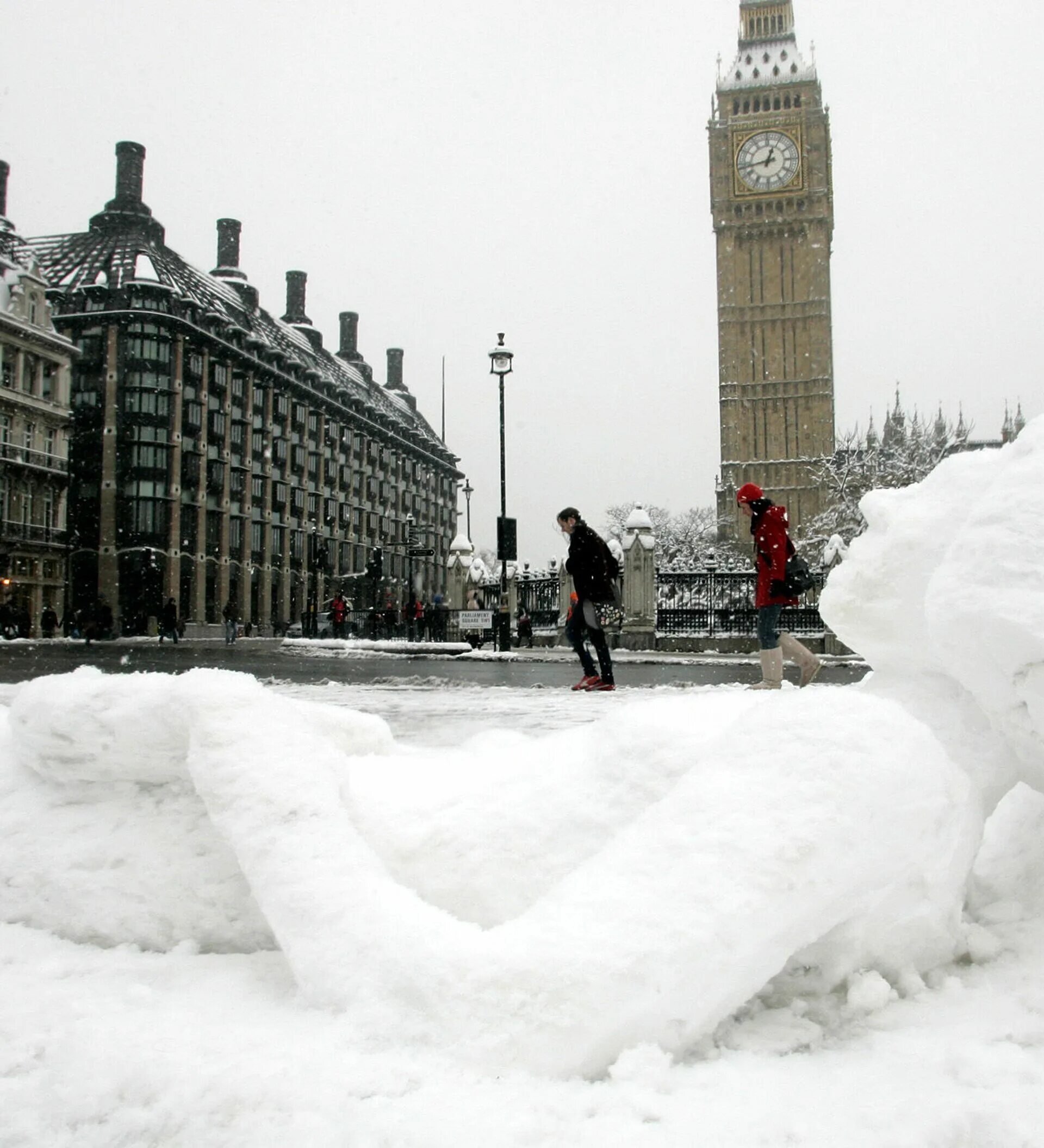 Биг Бен зимой. Зима в Англии. Лондон зимой. Снег в Лондоне.