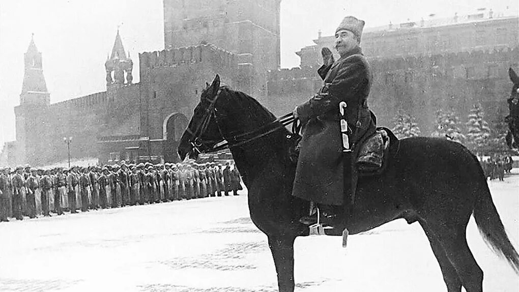 7 го года. Павел артемьев парад 7 ноября 1941 года. парад на красной площади 7 ноября 1941. парад на красной площади в москве 7 ноября 1941 года картина. парад на красной площади 7 ноября 1941 года военнонач.