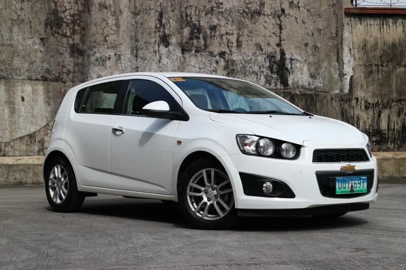 Шевроле хэтчбек 2013. Chevrolet Aveo 2021 хэтчбек. Chevrolet Sonic 2013. Chevrolet Sonic хэтчбек. Chevrolet Aveo, 2013 LTZ.