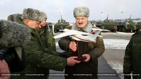 Лукашенко военное положение
