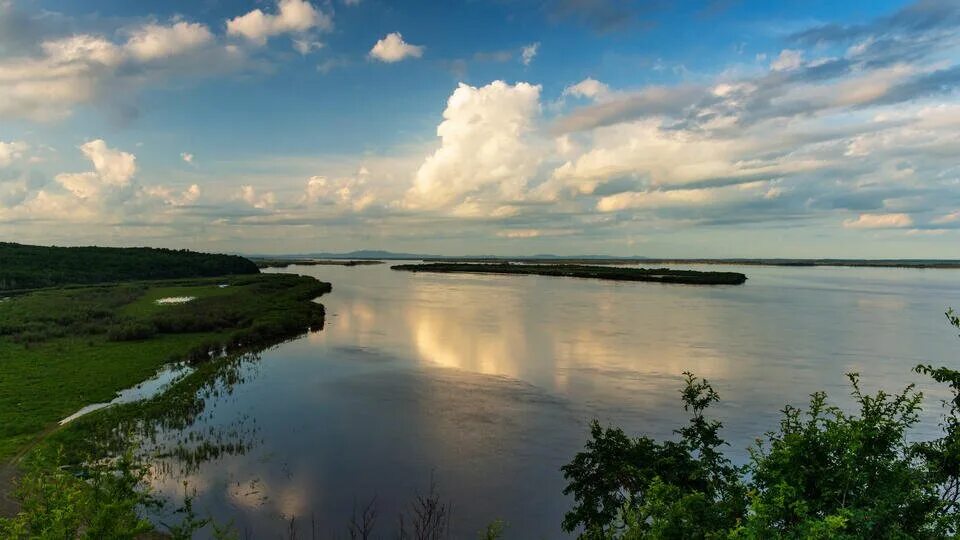 Река амур хабаровск. Река зея благовещенск. Зея амурская область река зея. Река амур амурская область. Река амур амурская область.
