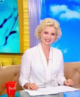 Телеведущая 2 2
